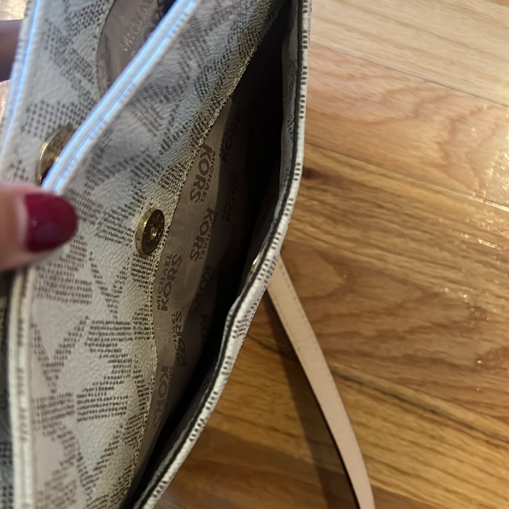 NWOT Ivory Michael Kors Long Crossbody Bag - Picture 12 of 12